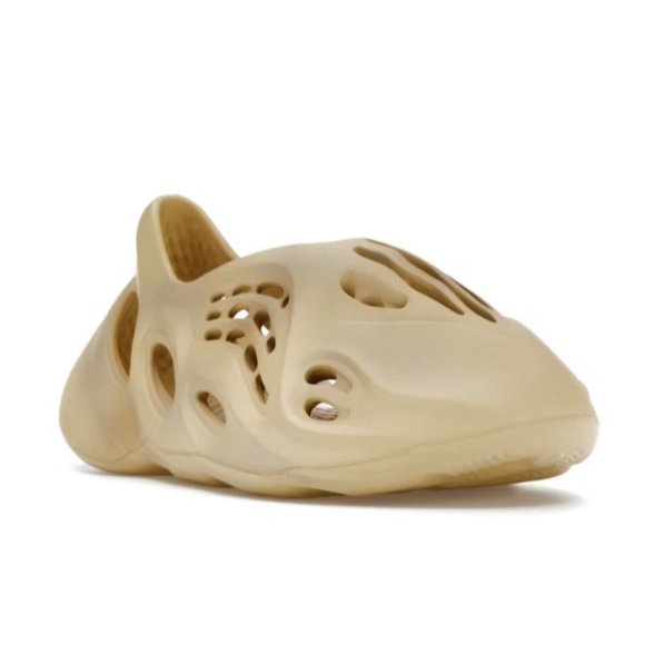 NIB ADIDAS MEN'S YEEZY FOAM RUNNER DESERT SAND SIZE 9 STYLE GW3354 SOLD OUT! - Picture 13 of 13